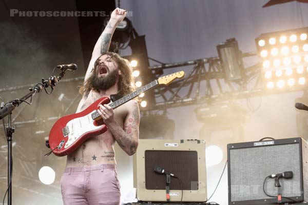 BIFFY CLYRO - 2011-08-26 - SAINT CLOUD - Domaine National - Scene de la Cascade - Simon Alexander Neil